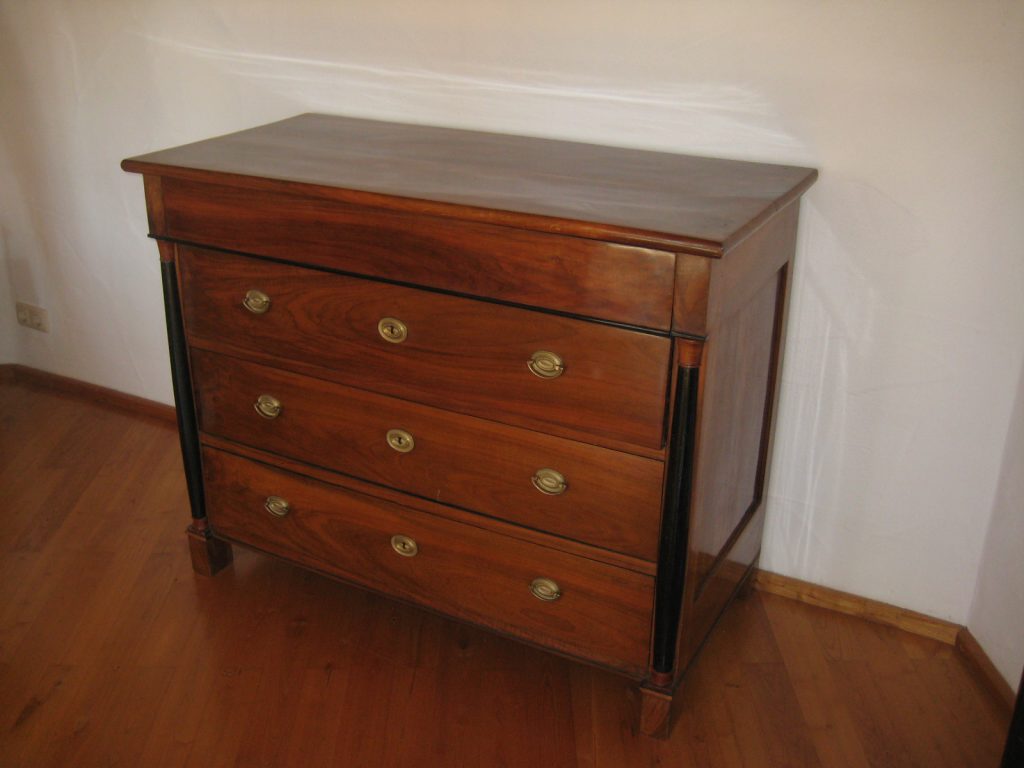 alte Möbel, antik, Antiquitäten, Barock, Biedermeier, Kirschbaum, Kommode, Kunst, Schellack, Schrank, Sekretär,